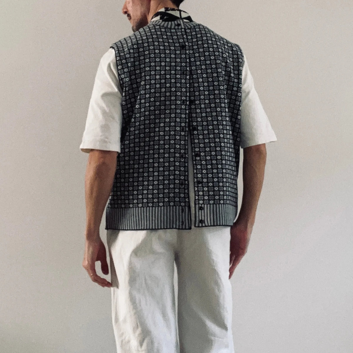 cleaveland<br> "Small town"<br> Re/vest Black