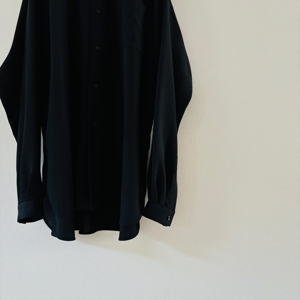 Cleaveland × Bella Molnar<br> commander<br> « Habille le tricheur » vwr