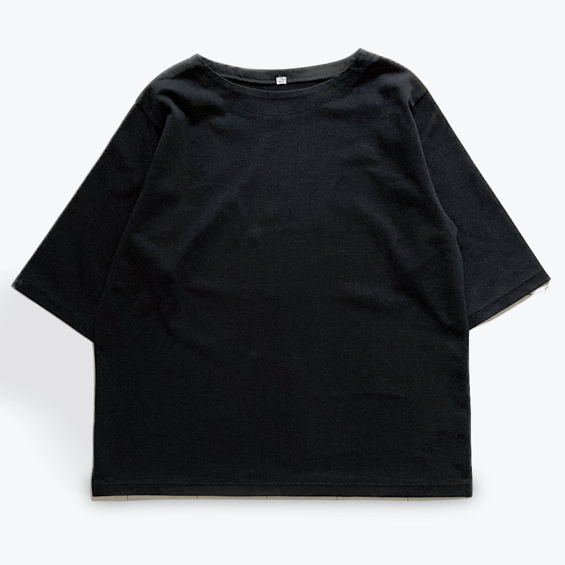 Cleaveland     <br>"De partout"<br> Pull-over à manches courtes noir