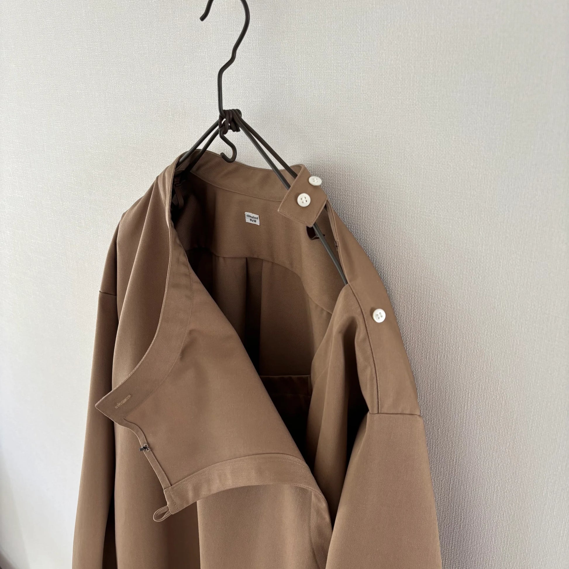 cleaveland×BELLA MOLNAR<br> : commander  <br>« Attristé par cela » MMTwill
