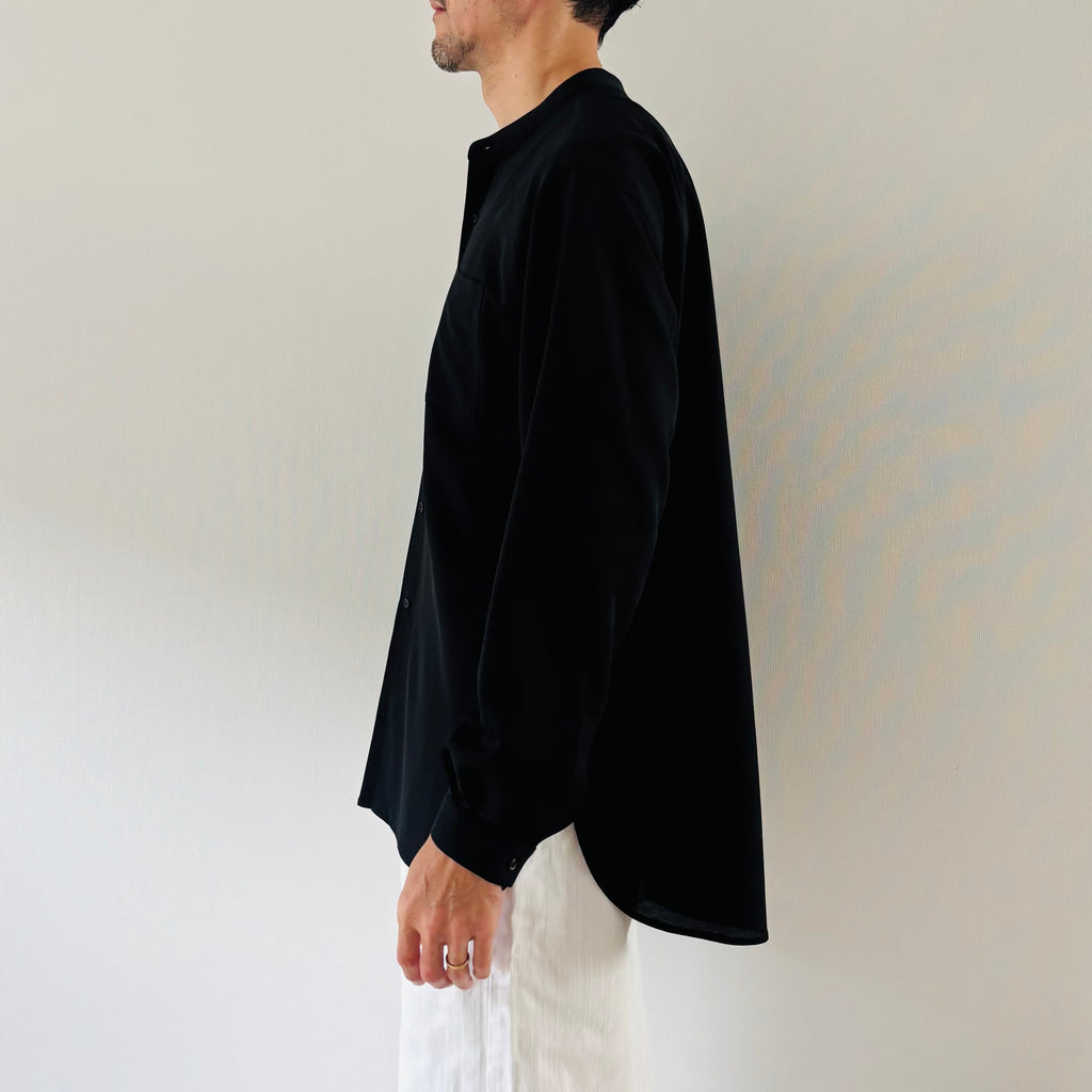 Cleaveland × Bella Molnar<br> commander<br> « Habille le tricheur » vwr
