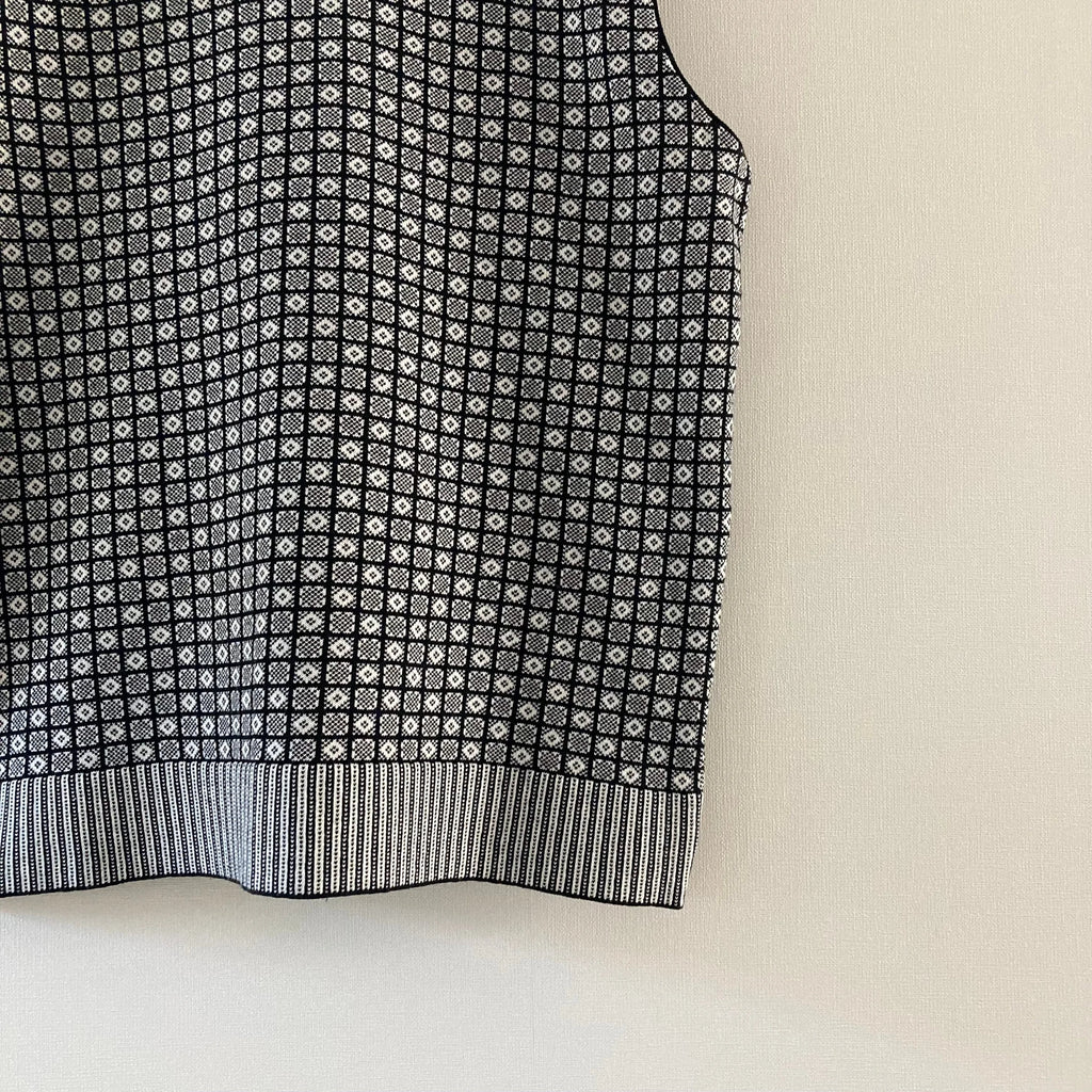 cleaveland<br> "Small town"<br> Re/vest Black