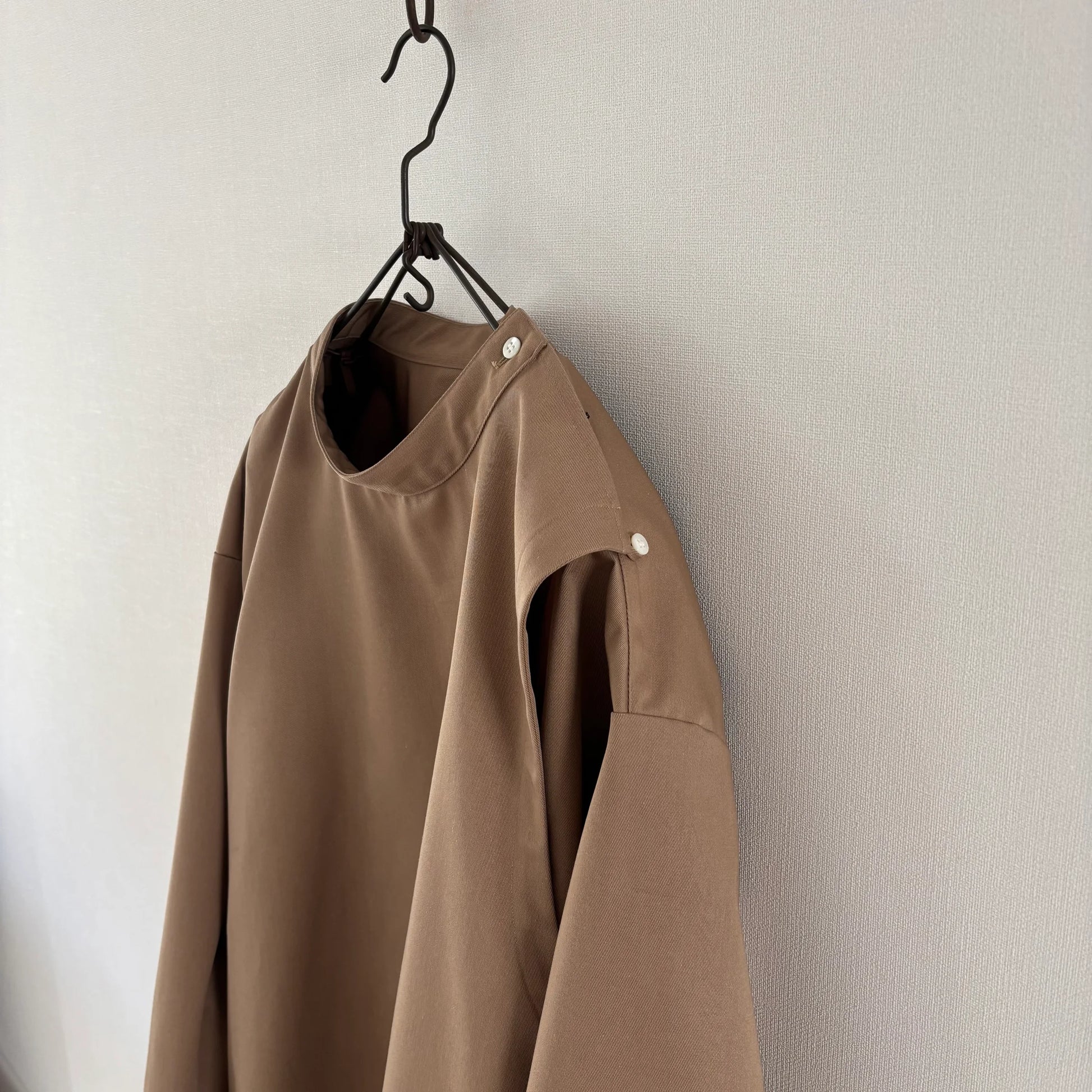 cleaveland×BELLA MOLNAR<br> : commander  <br>« Attristé par cela » MMTwill