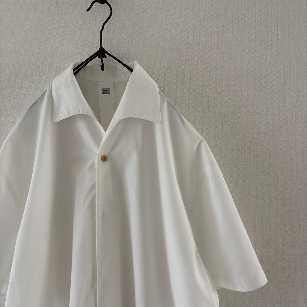 cleaveland×BELLA MOLNAR<br> : commander<br> « Chemisier original de tante à manches courtes » vft
