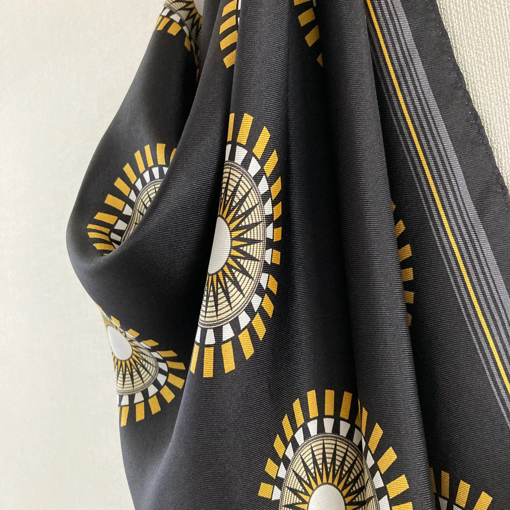cleaveland <br> “Tsugomori ~晦~” scarf