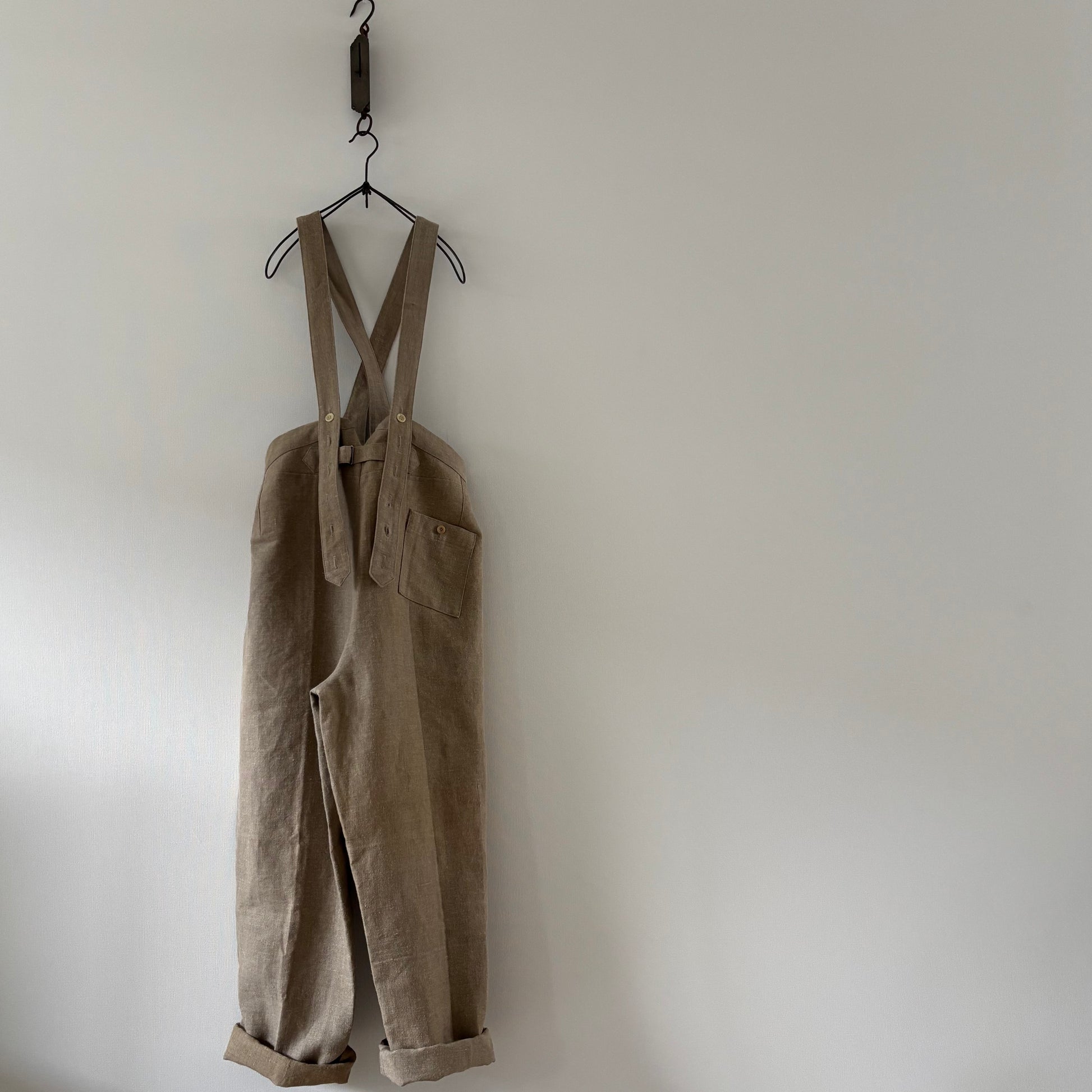 cleaveland×BELLA MOLNAR<br> : commander<br> « Retournez demain » vfl