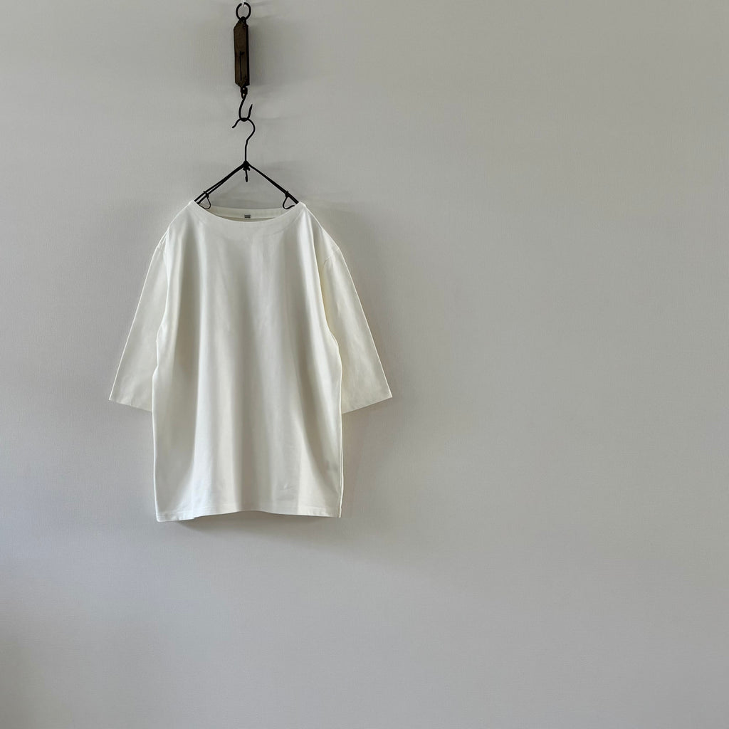 cleaveland   <br>   ”Out of everywhere”   <br> C/pullover Half sleeve Off white