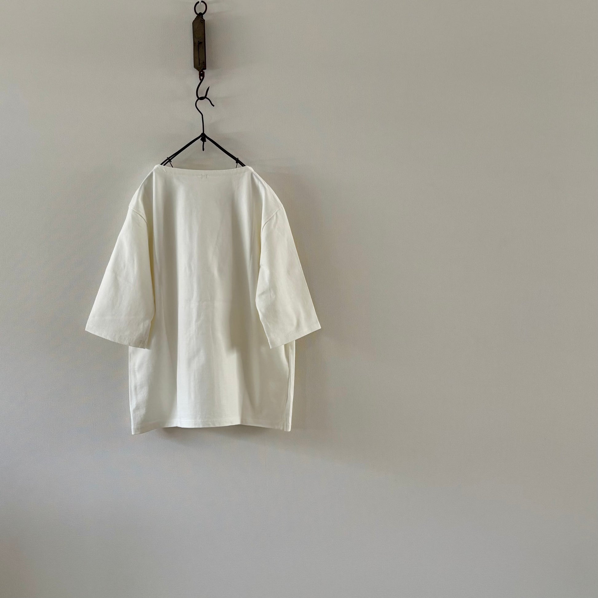 Cleaveland<br> "De partout"<br> Pull à manches courtes blanc cassé