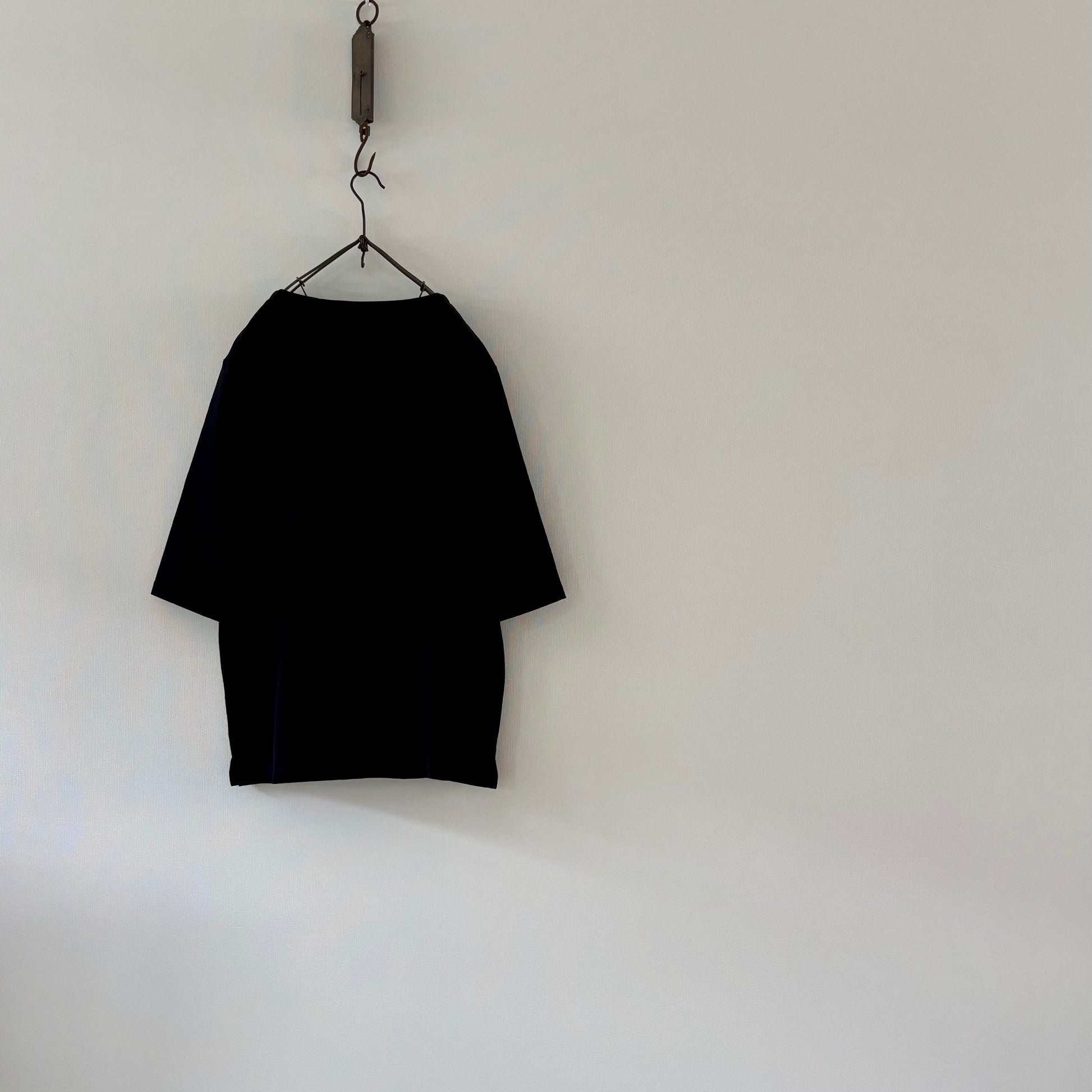 Cleaveland     <br>"De partout"<br> Pull-over à manches courtes noir