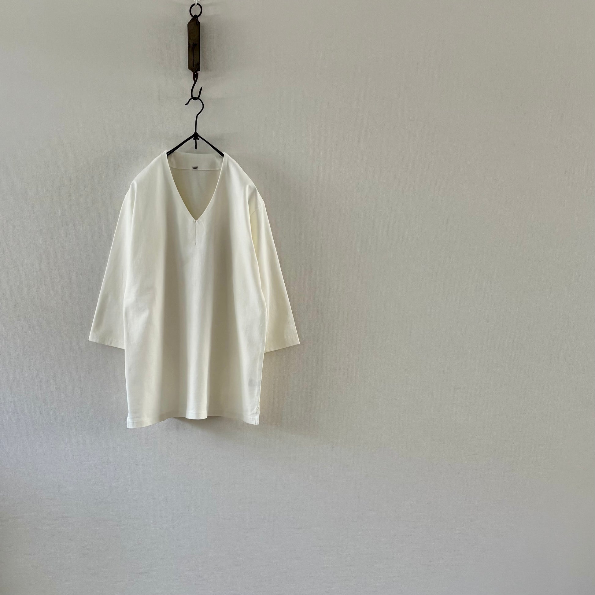 Cleaveland<br> "De partout"<br> Pull en V à manches 3/4, blanc cassé