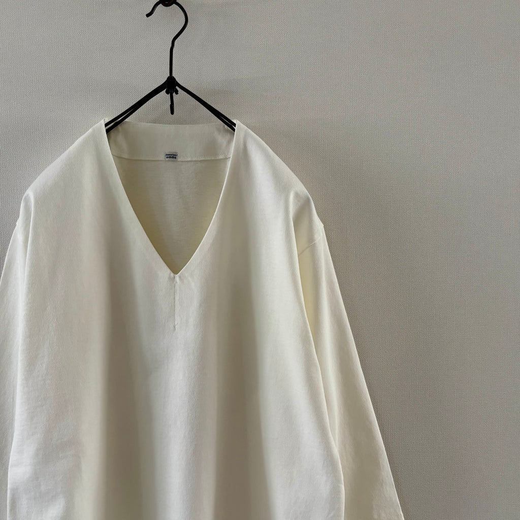 cleaveland   <br>   ”Out of everywhere”    <br> V/pullover 3/4sleeve Off white