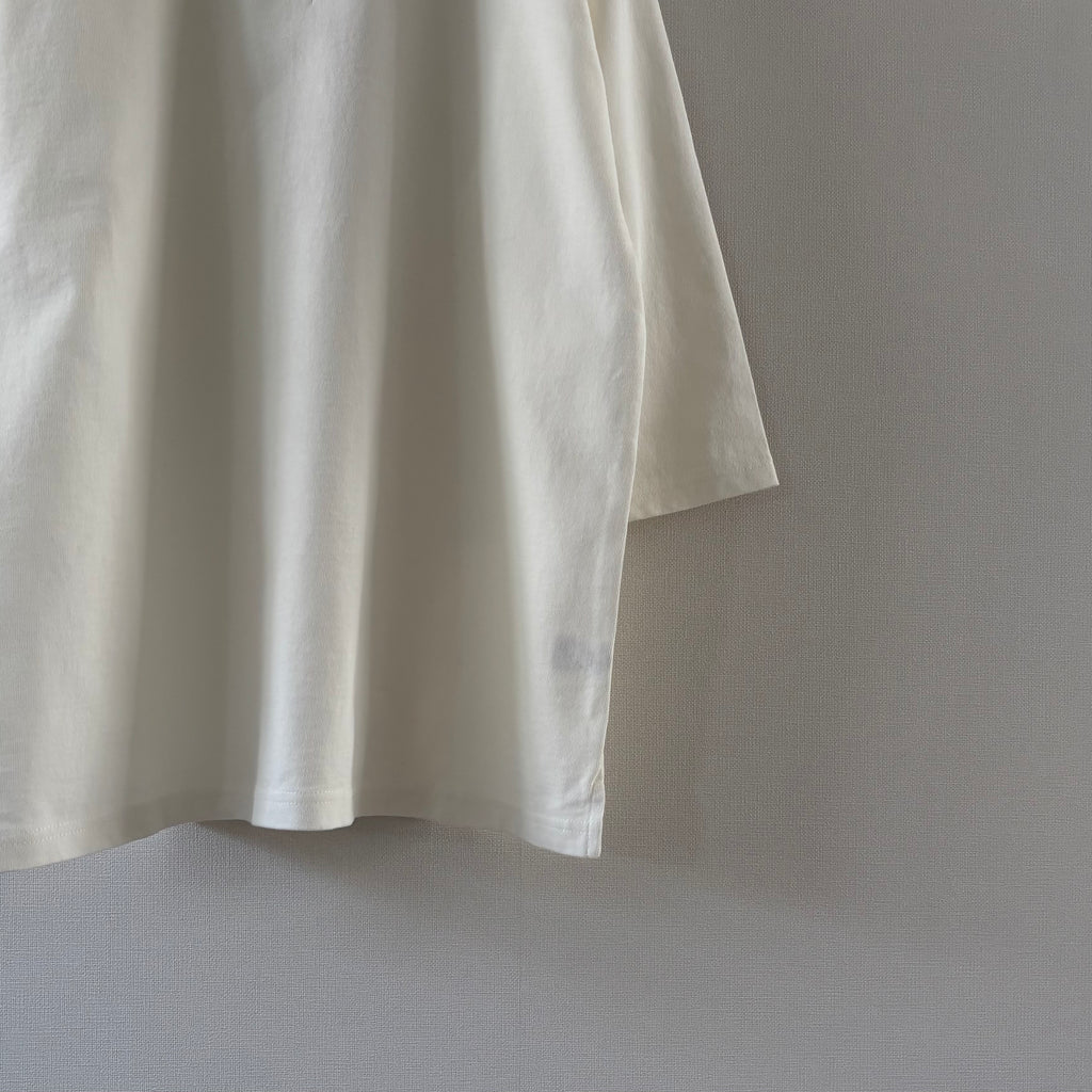 cleaveland   <br>   ”Out of everywhere”    <br> V/pullover 3/4sleeve Off white