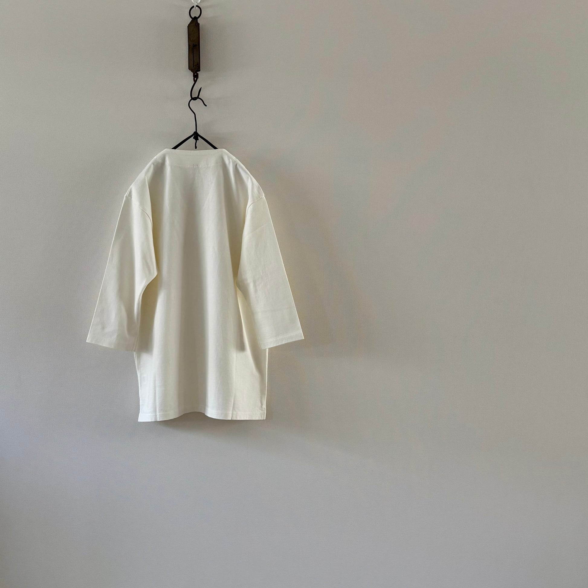 Cleaveland<br> "De partout"<br> Pull en V à manches 3/4, blanc cassé
