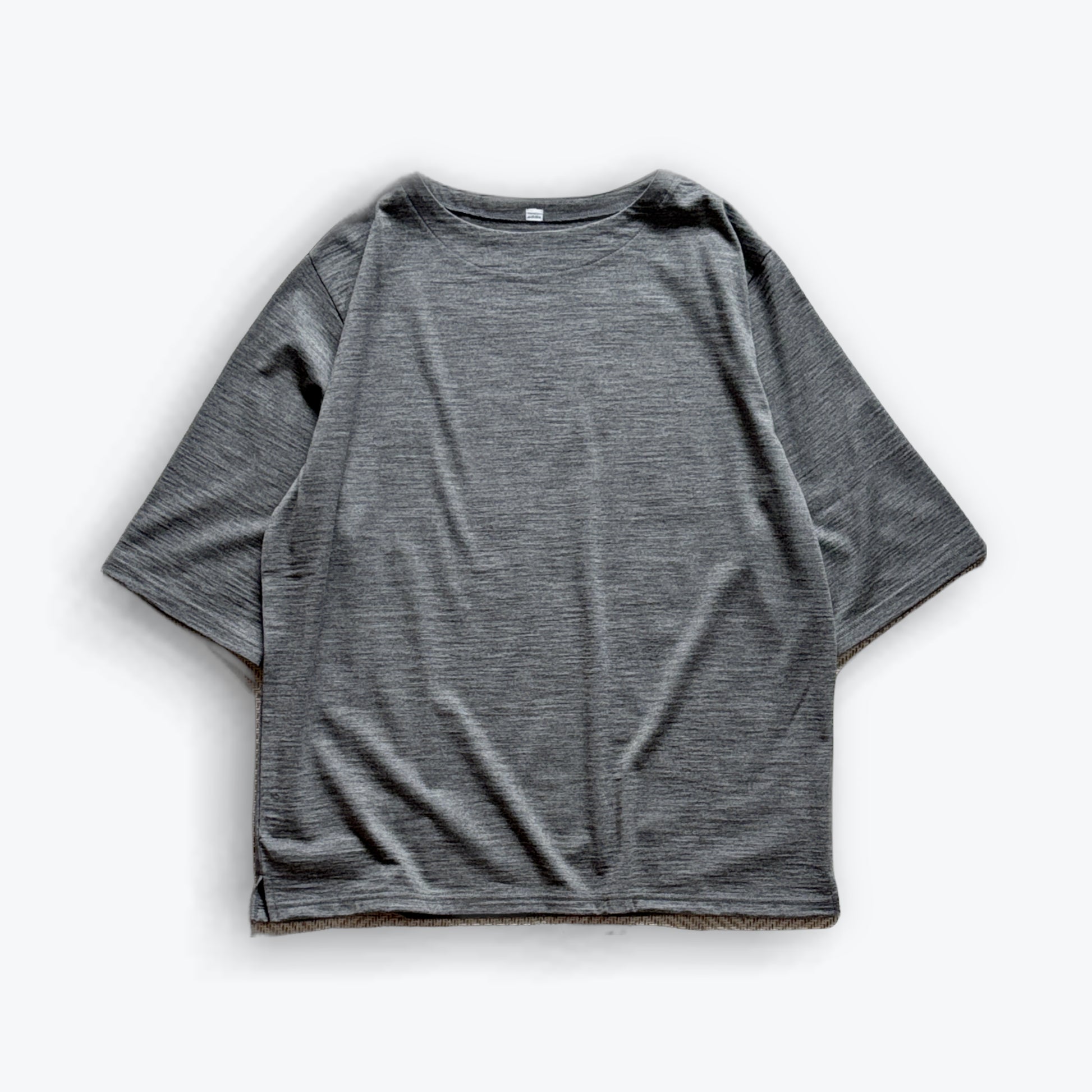 Cleaveland<br> "De partout"<br> Pull-over à manches courtes en jersey de laine gris