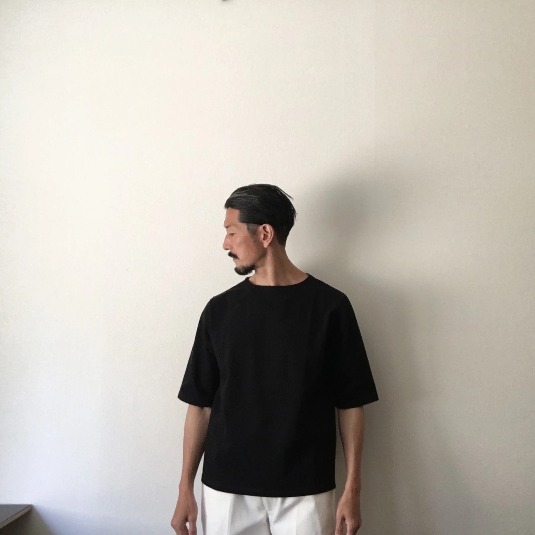 Cleaveland     <br>"De partout"<br> Pull-over à manches courtes noir