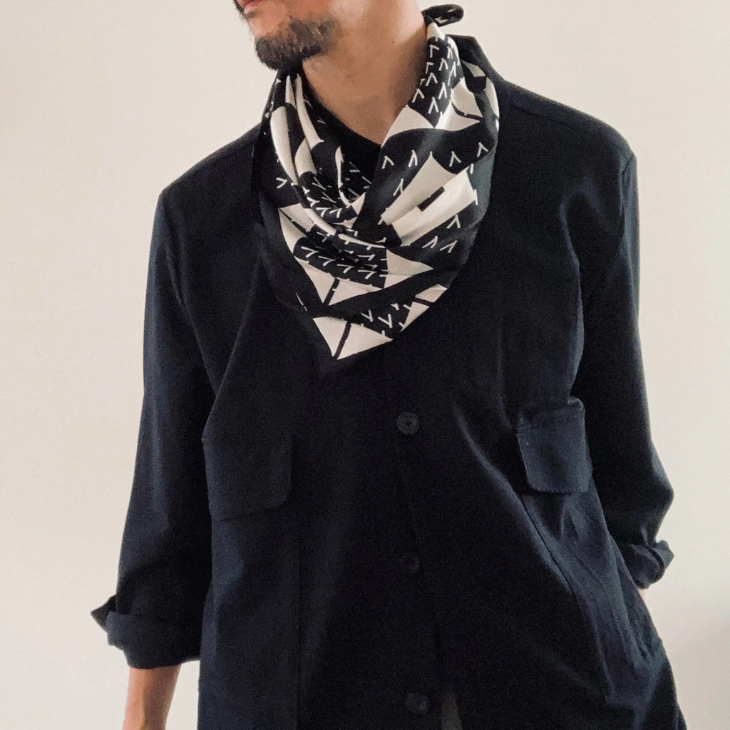 cleaveland×BELLA MOLNAR<br> “13 roses” scarf