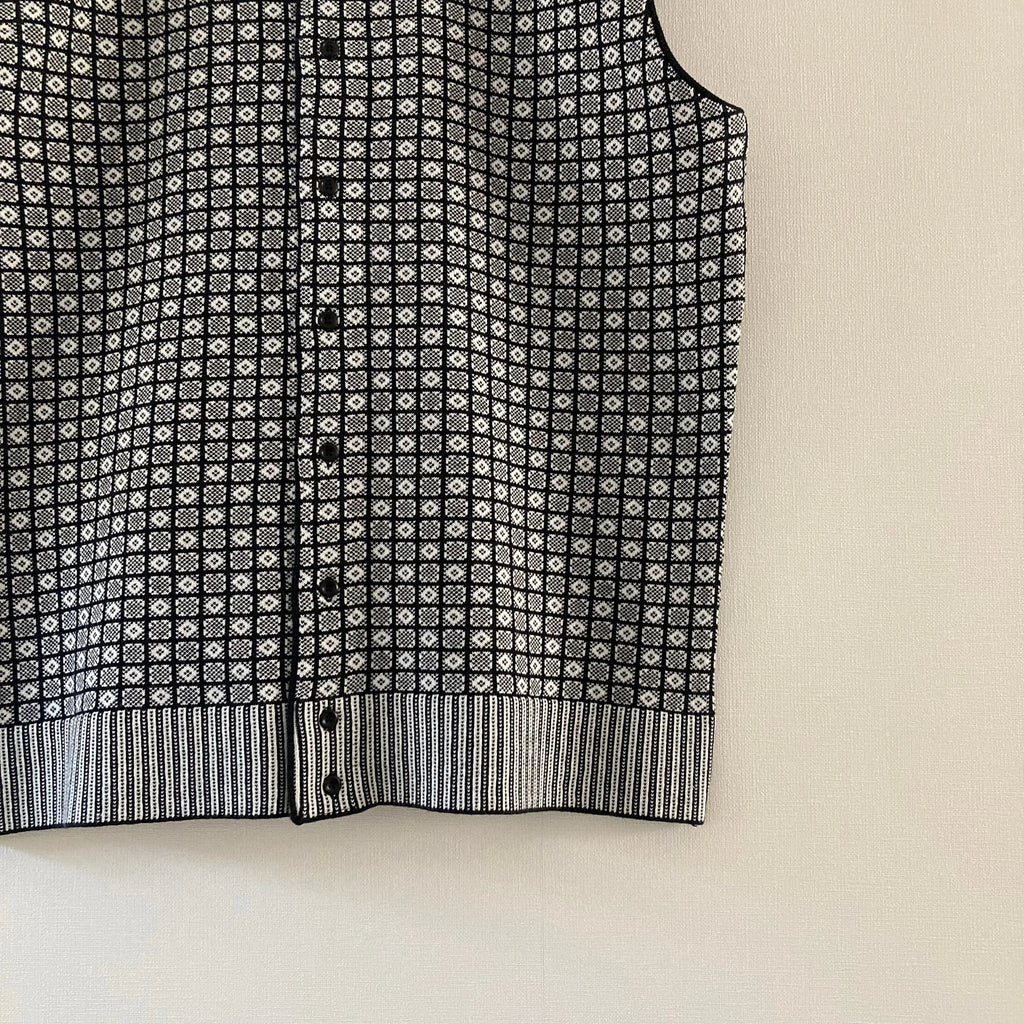 cleaveland<br> "Small town"<br> Re/vest Black