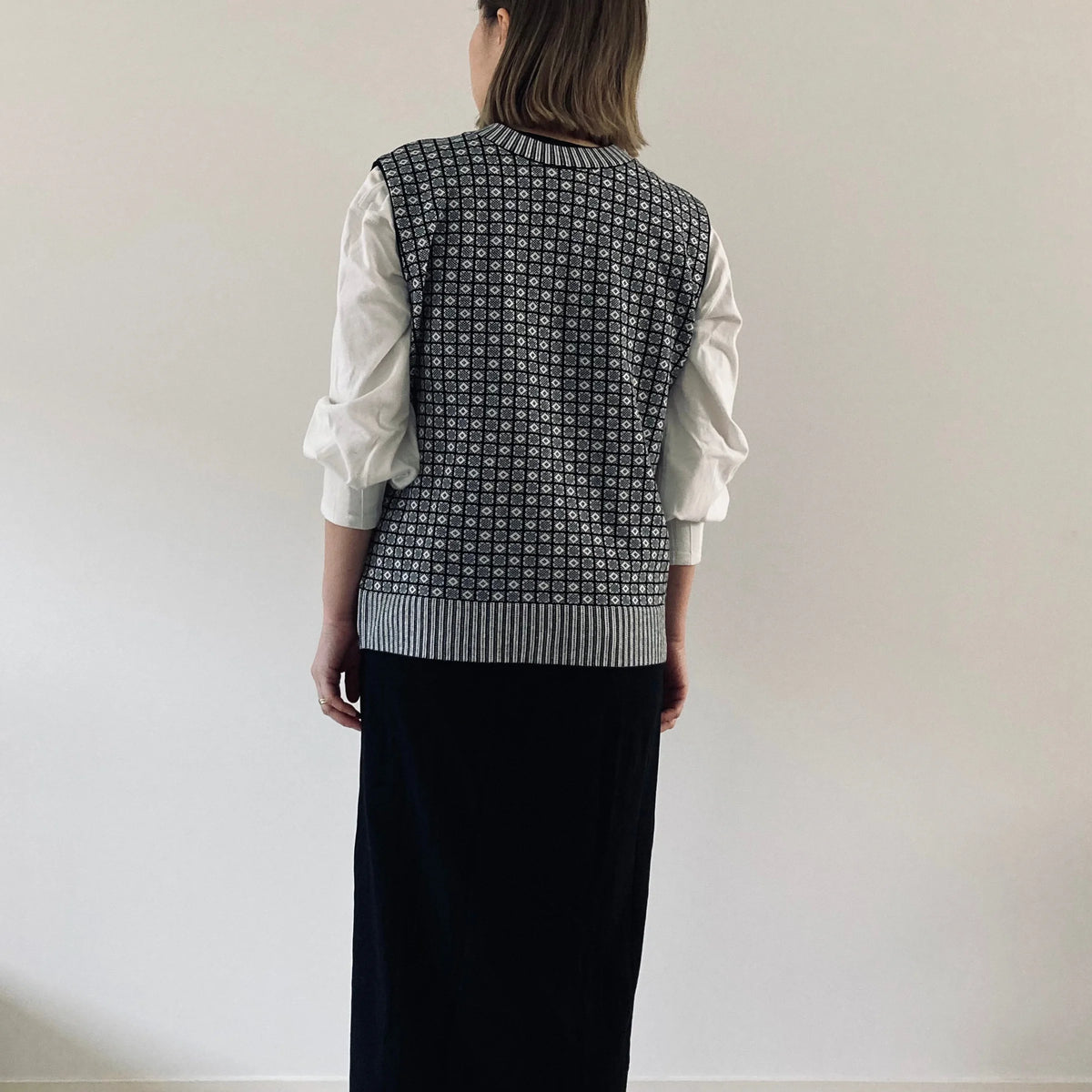 cleaveland<br> "Small town"<br> Re/vest Black