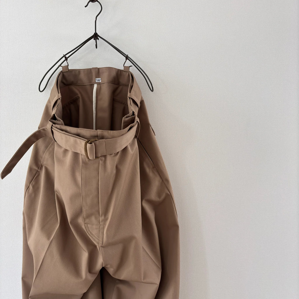 cleaveland×BELLA MOLNAR<br> : commander<br> « Revenez demain » 25 MMT