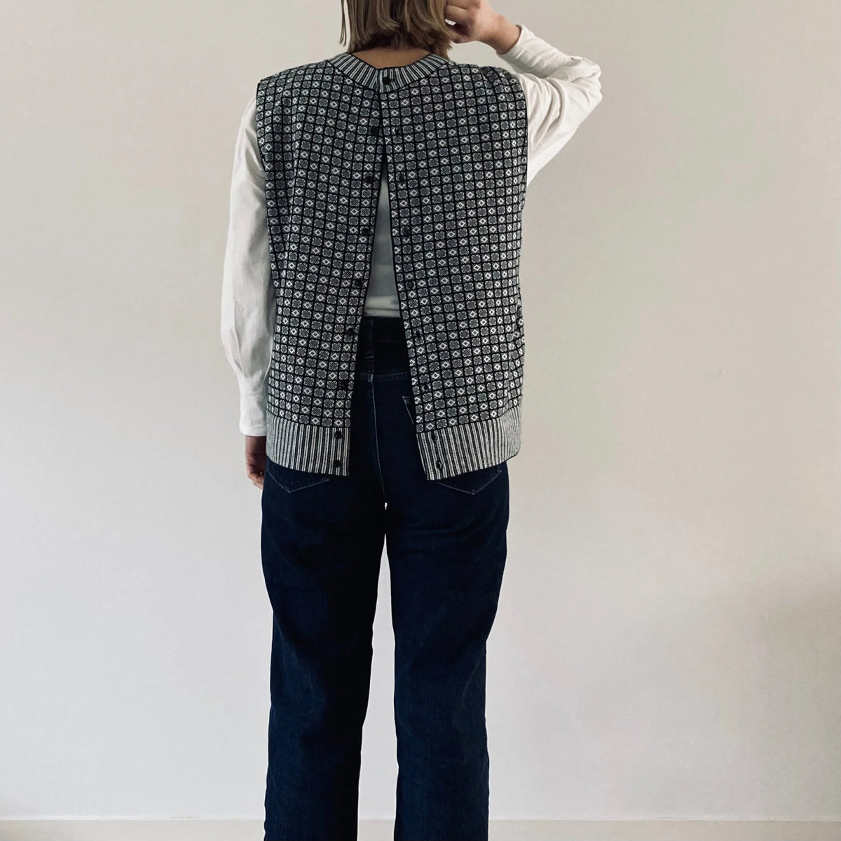 cleaveland<br> "Small town"<br> Re/vest Black