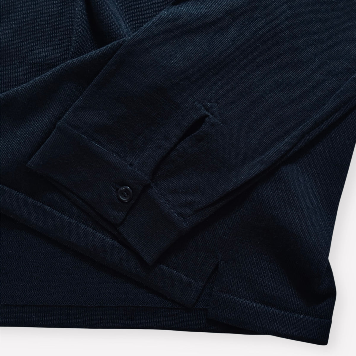 cleaveland  <br>"Out of everywhere"<br> C/pullover long sleeve Silk Knit Black