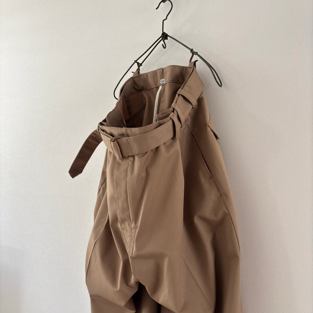 cleaveland×BELLA MOLNAR<br> : commander<br> « Revenez demain » 25 MMT