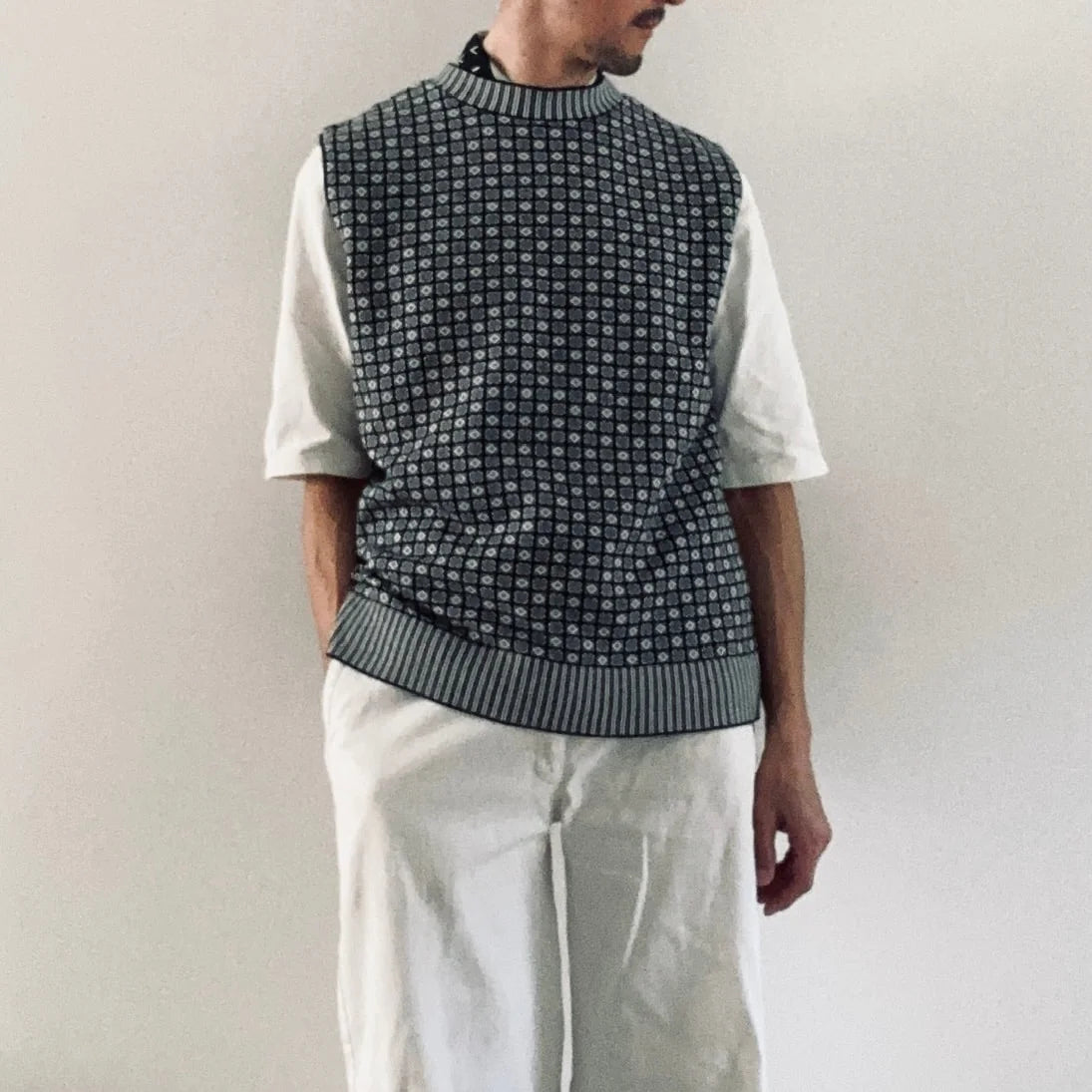 cleaveland<br> "Small town"<br> Re/vest Black