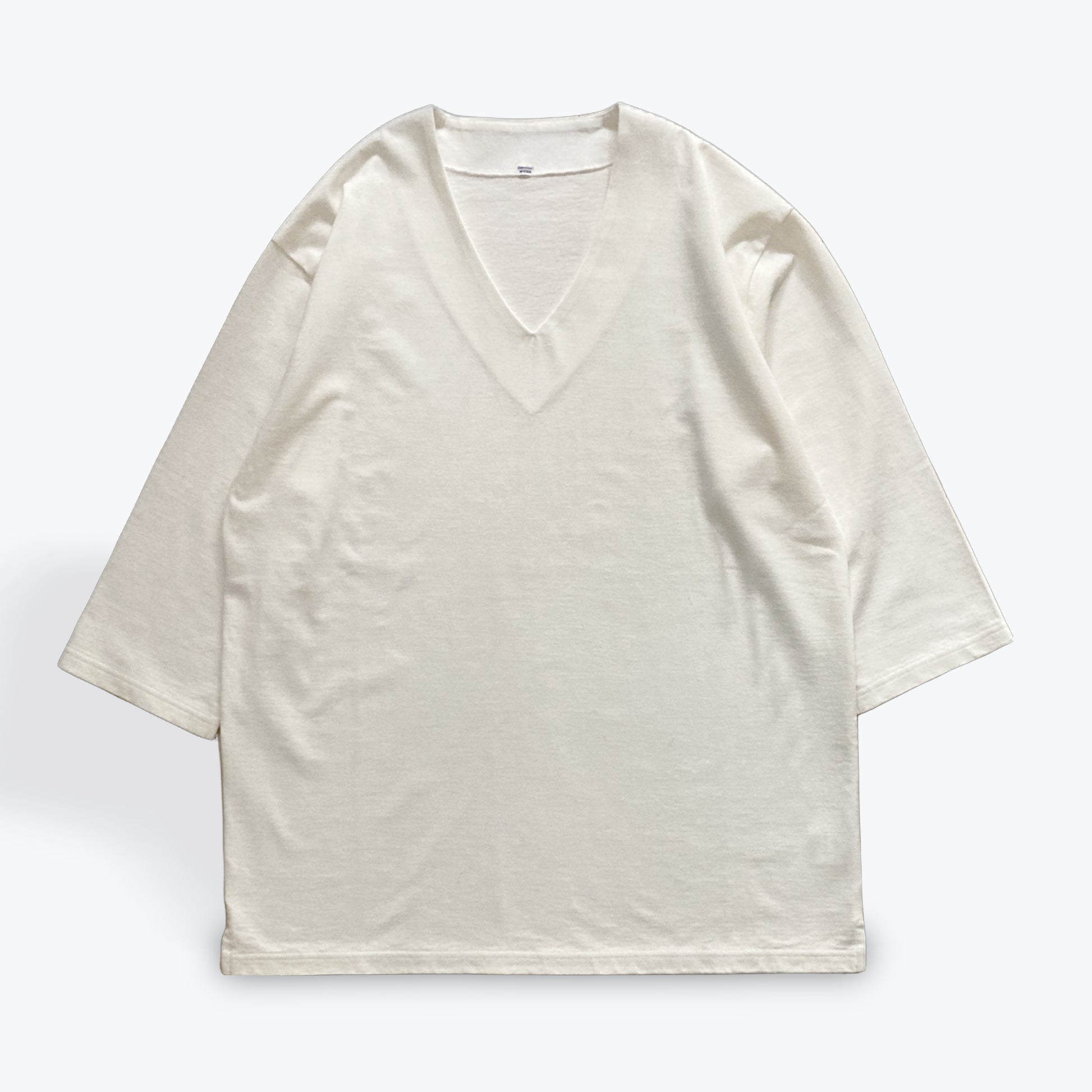 Cleaveland<br> "De partout"<br> Pull en V à manches 3/4, blanc cassé