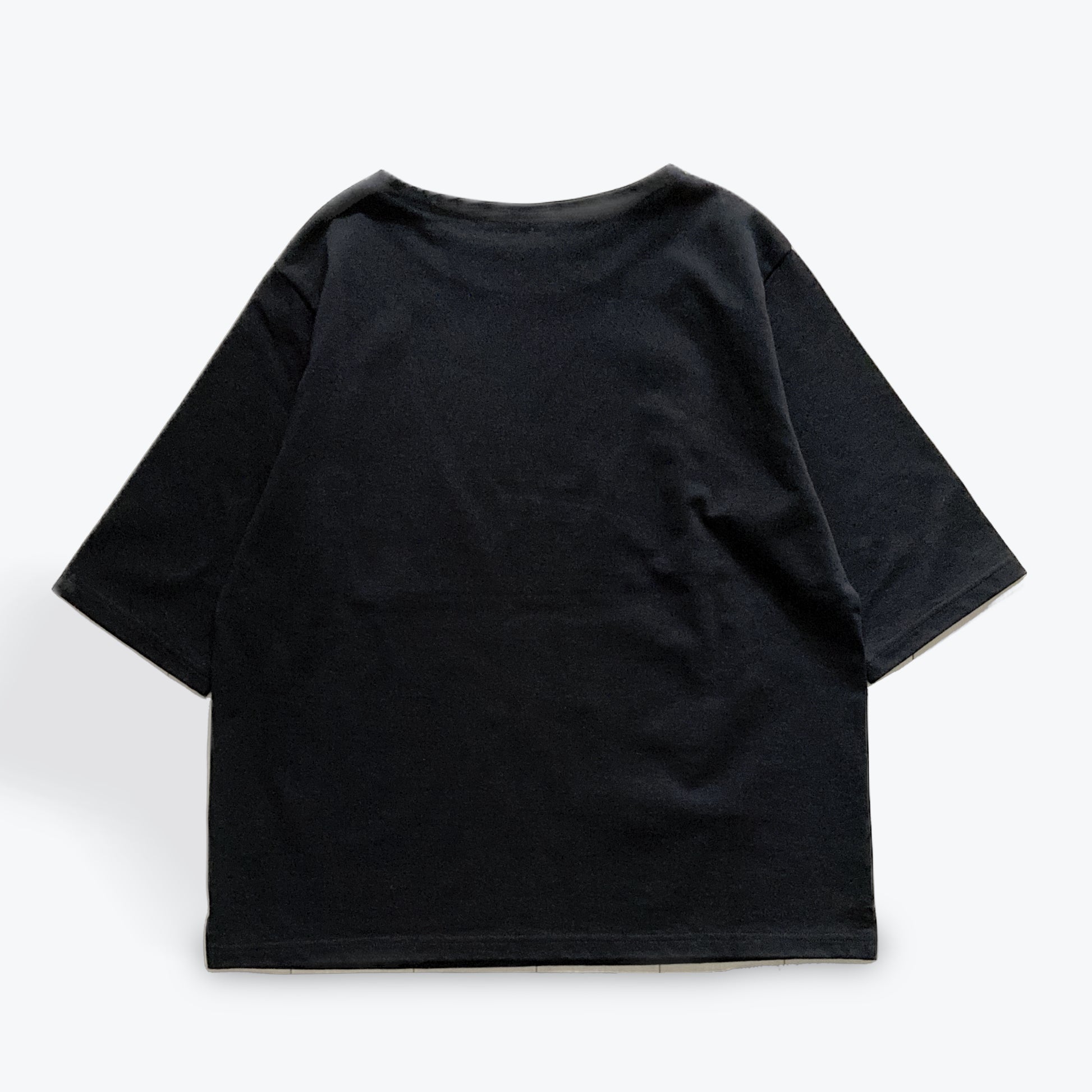 Cleaveland     <br>"De partout"<br> Pull-over à manches courtes noir